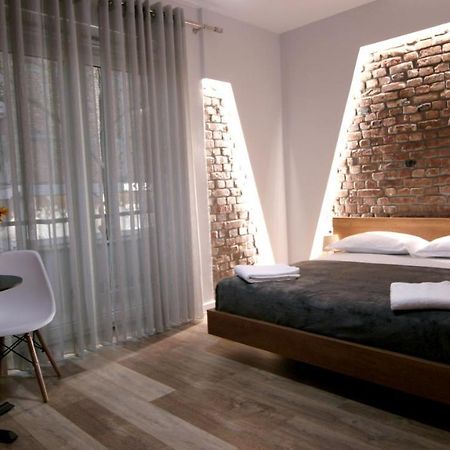 Koni'S Studio Apartments ติรานา ภายนอก รูปภาพ
