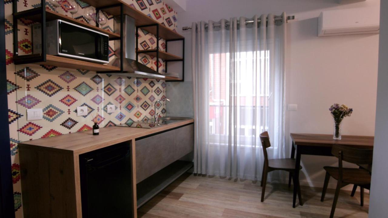 Koni'S Studio Apartments ติรานา ภายนอก รูปภาพ