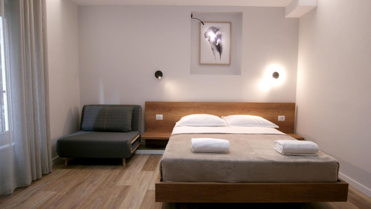 Koni'S Studio Apartments ติรานา ภายนอก รูปภาพ