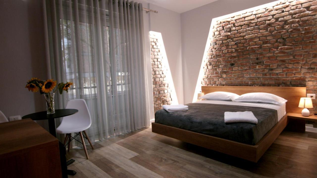 Koni'S Studio Apartments ติรานา ภายนอก รูปภาพ