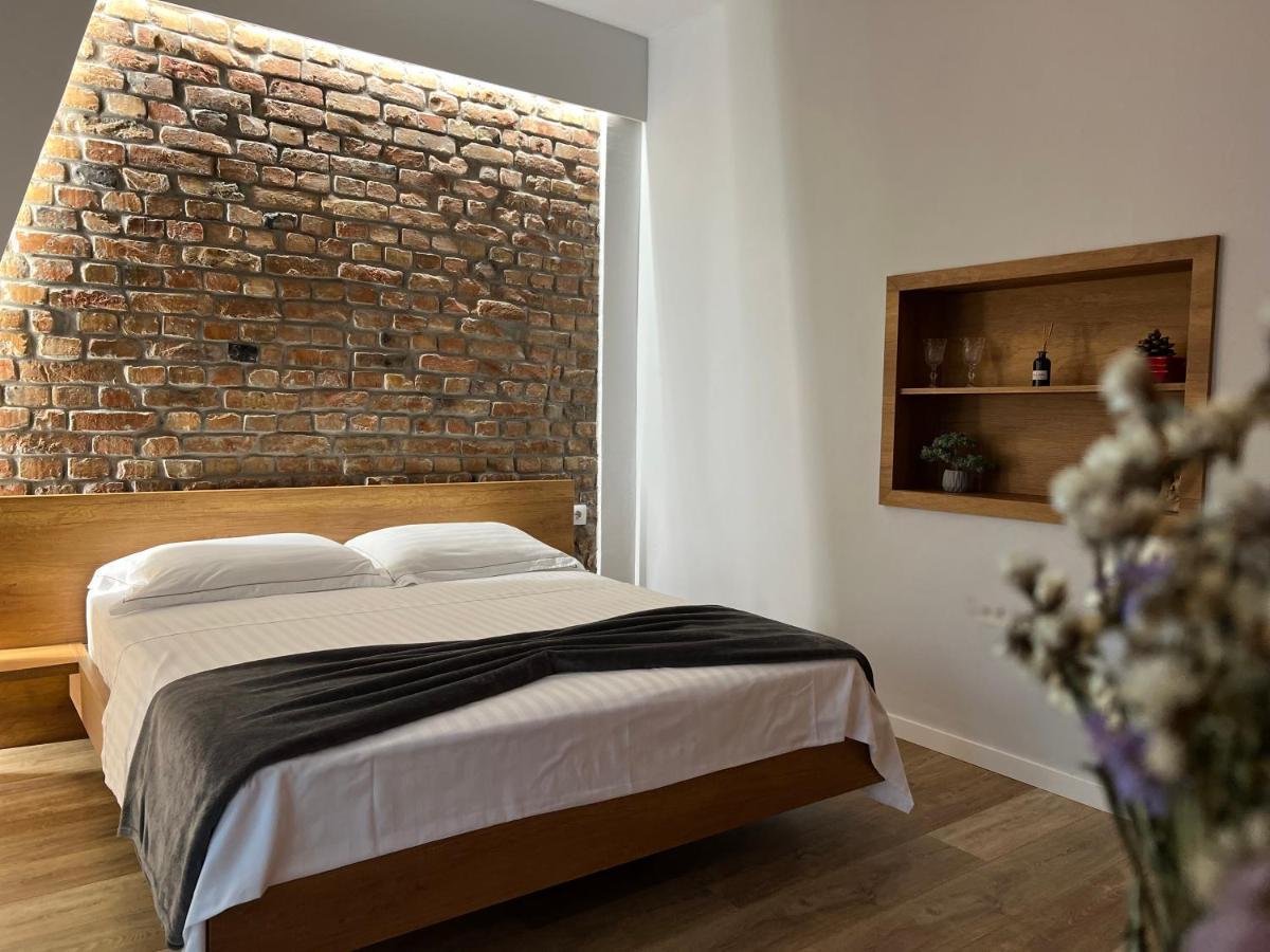 Koni'S Studio Apartments ติรานา ภายนอก รูปภาพ
