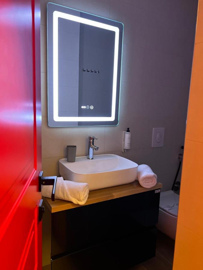 Koni'S Studio Apartments ติรานา ภายนอก รูปภาพ
